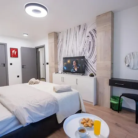 Arni Aparts 1 فيلينغراد