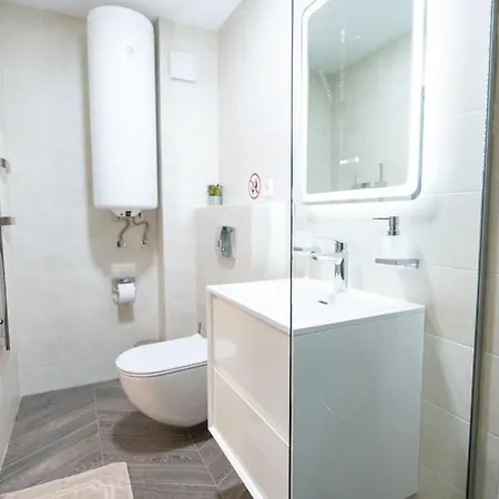 Arni Aparts 1 شقة فيلينغراد