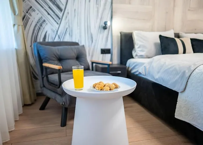 Arni Aparts 1 Lägenhet *